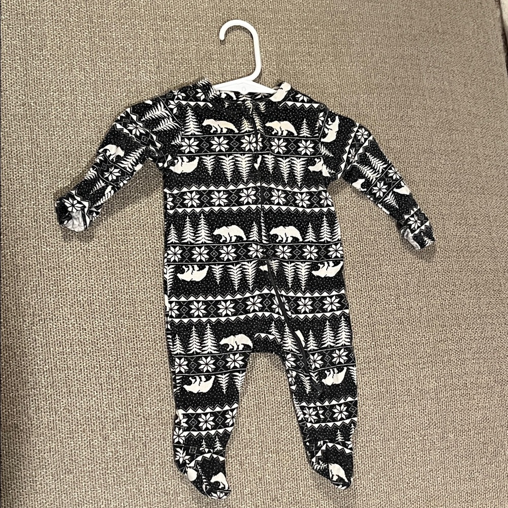 Old Navy Black and White Kids Pajama Footies